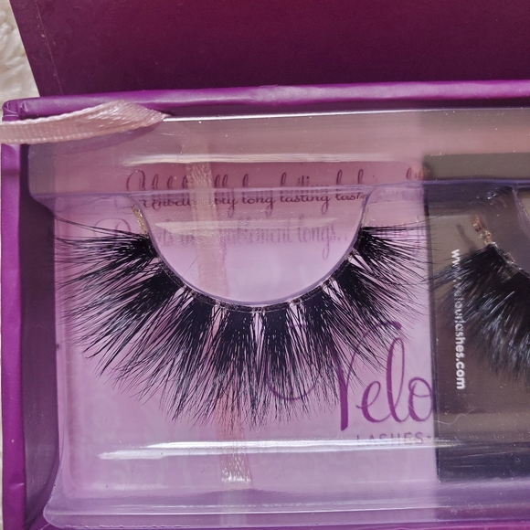 Velour Lashes - Picture 3 of 5